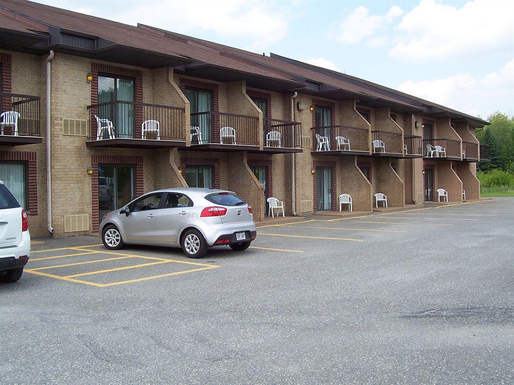 Hotel Le Floral Sherbrooke Exterior foto